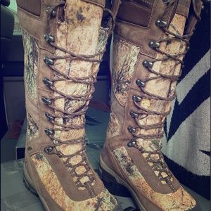 Cabelas women’s snake/hunting boots